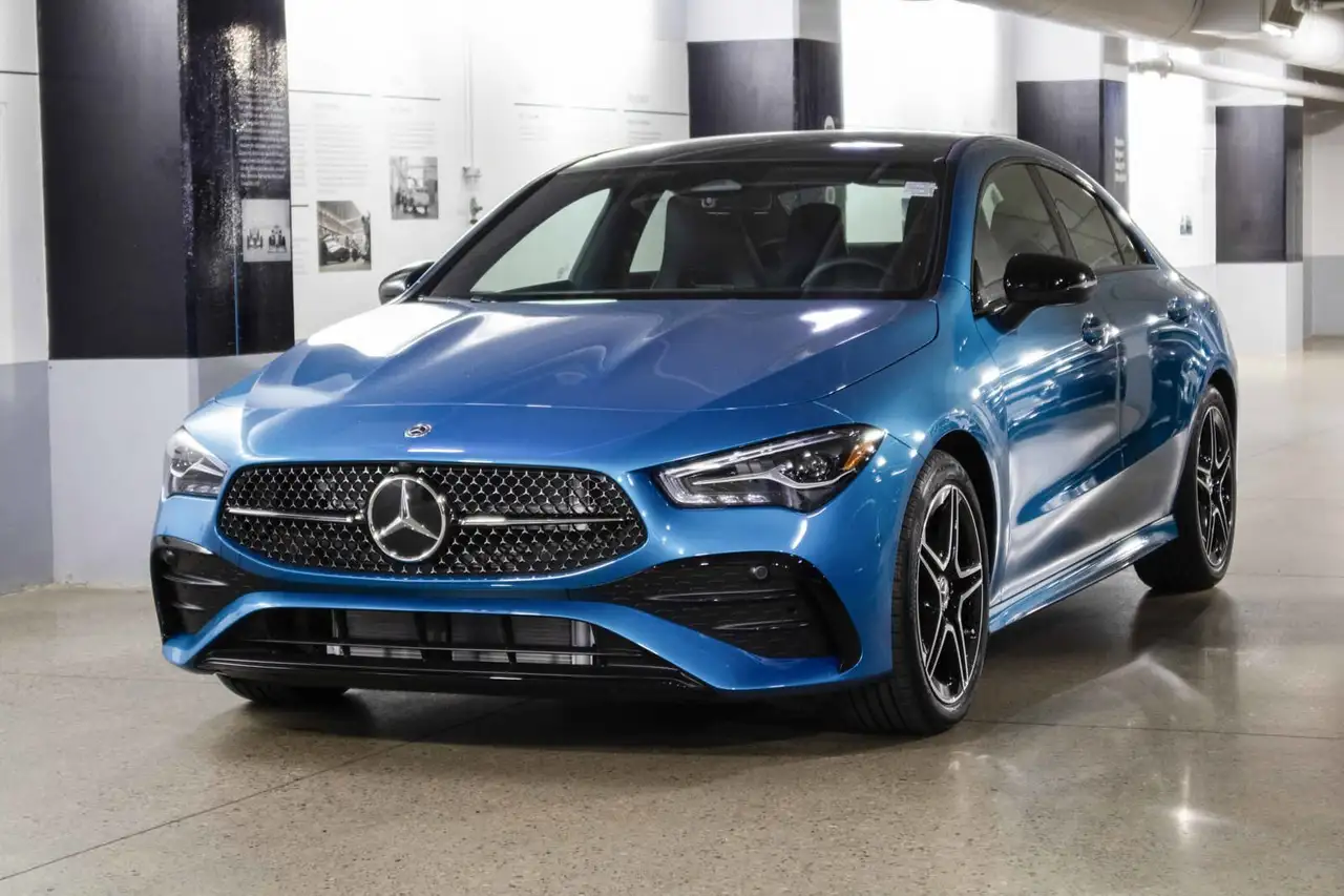 Mercedes-Benz CLA снимка Mercedes-Benz CLA