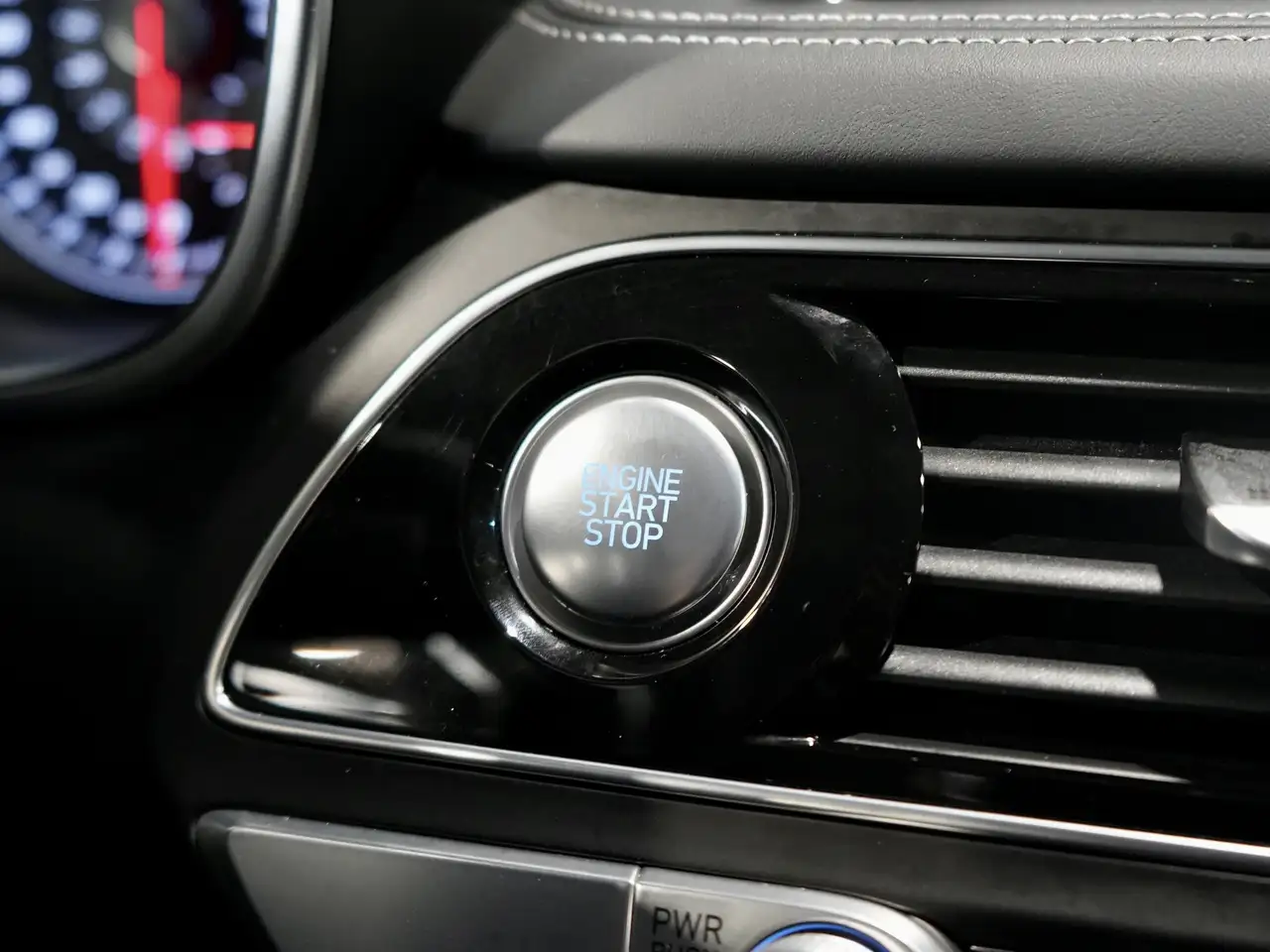 Genesis G70 снимка Genesis G70