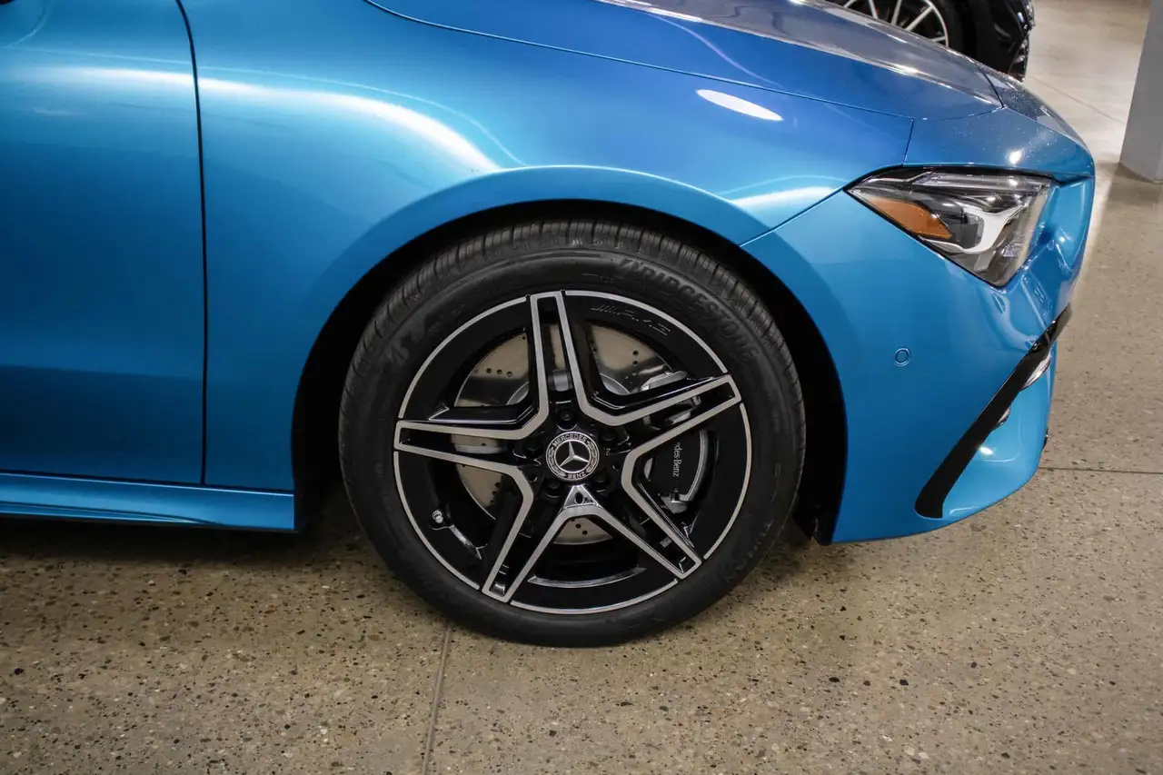 Mercedes-Benz CLA снимка Mercedes-Benz CLA