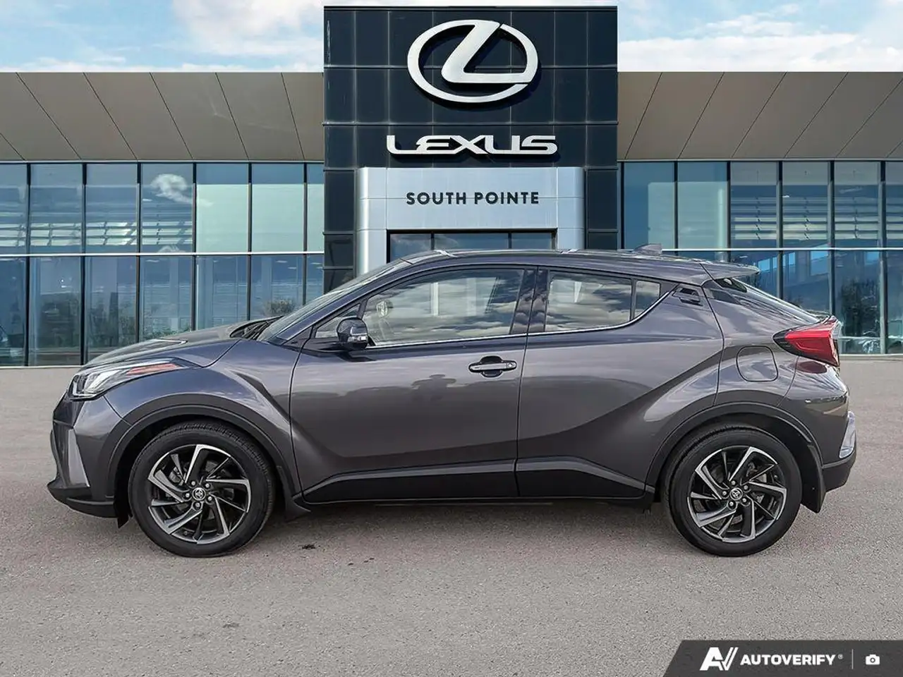Toyota C-HR photo Toyota C-HR