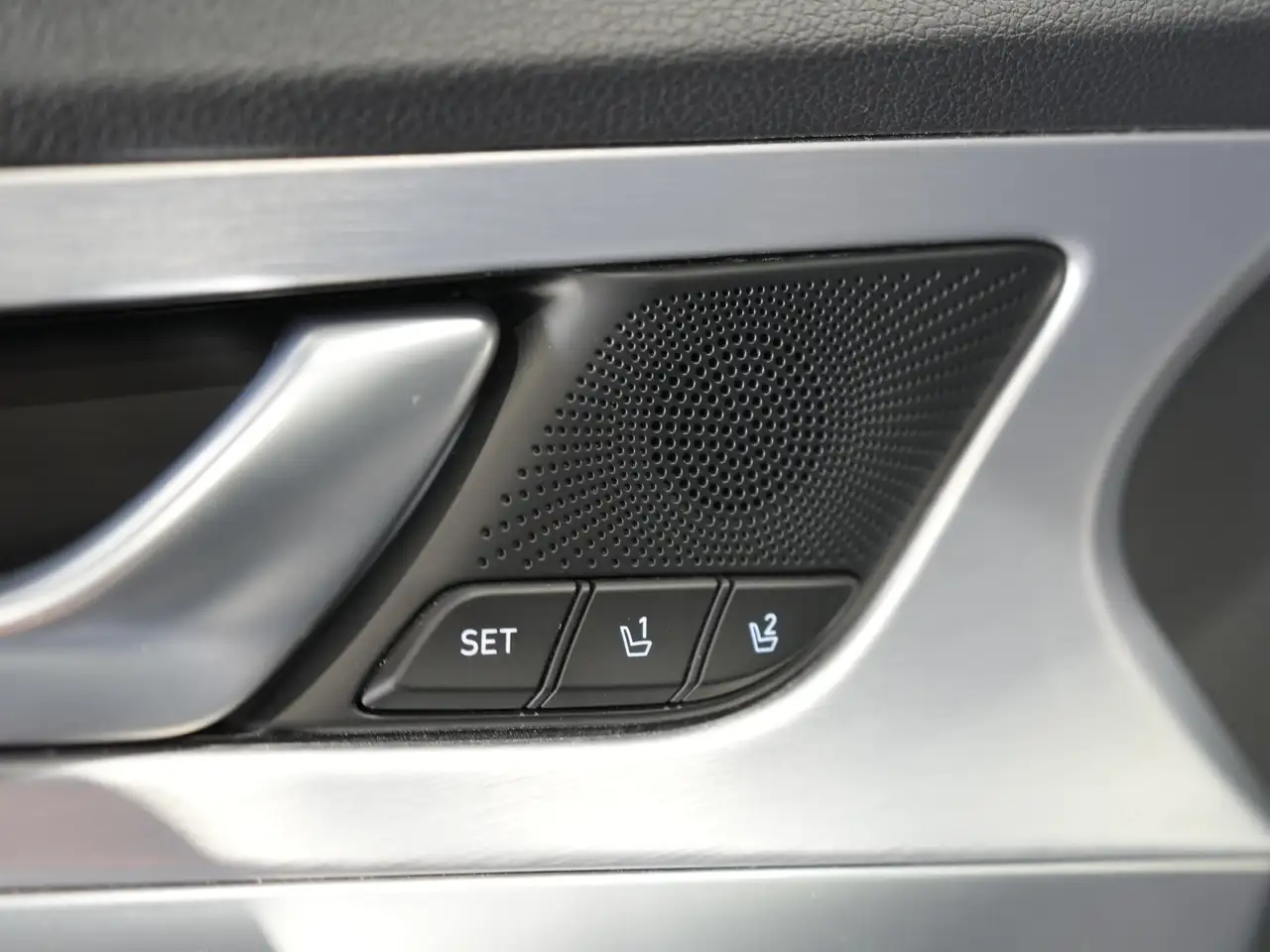 Genesis G70 снимка Genesis G70