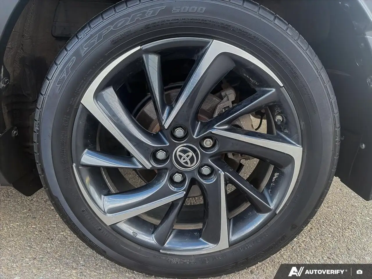 Toyota C-HR photo Toyota C-HR