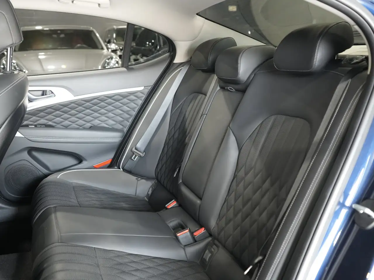 Genesis G70 снимка Genesis G70