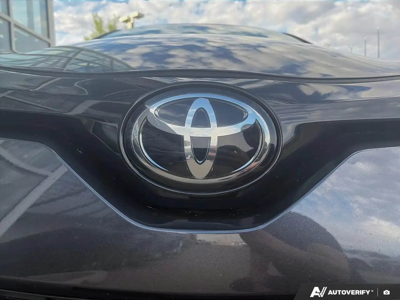 Toyota C-HR photo Toyota C-HR