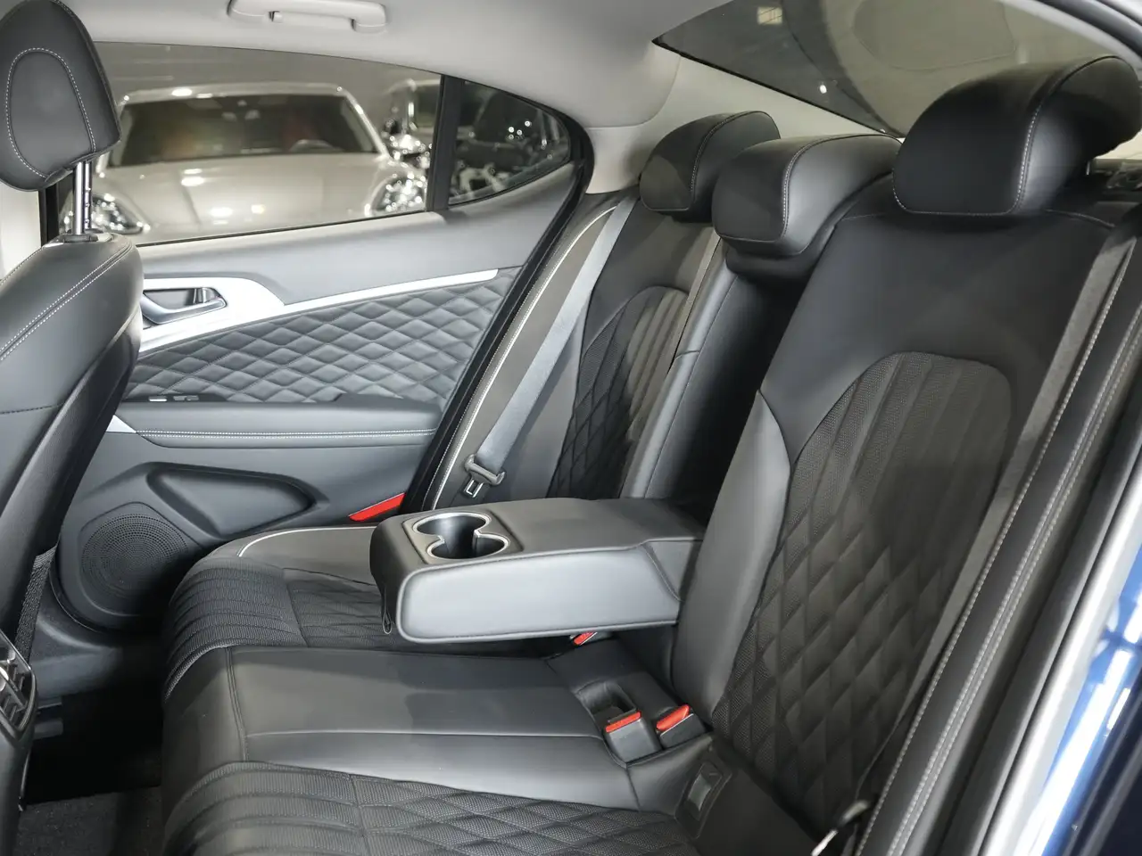 Genesis G70 снимка Genesis G70