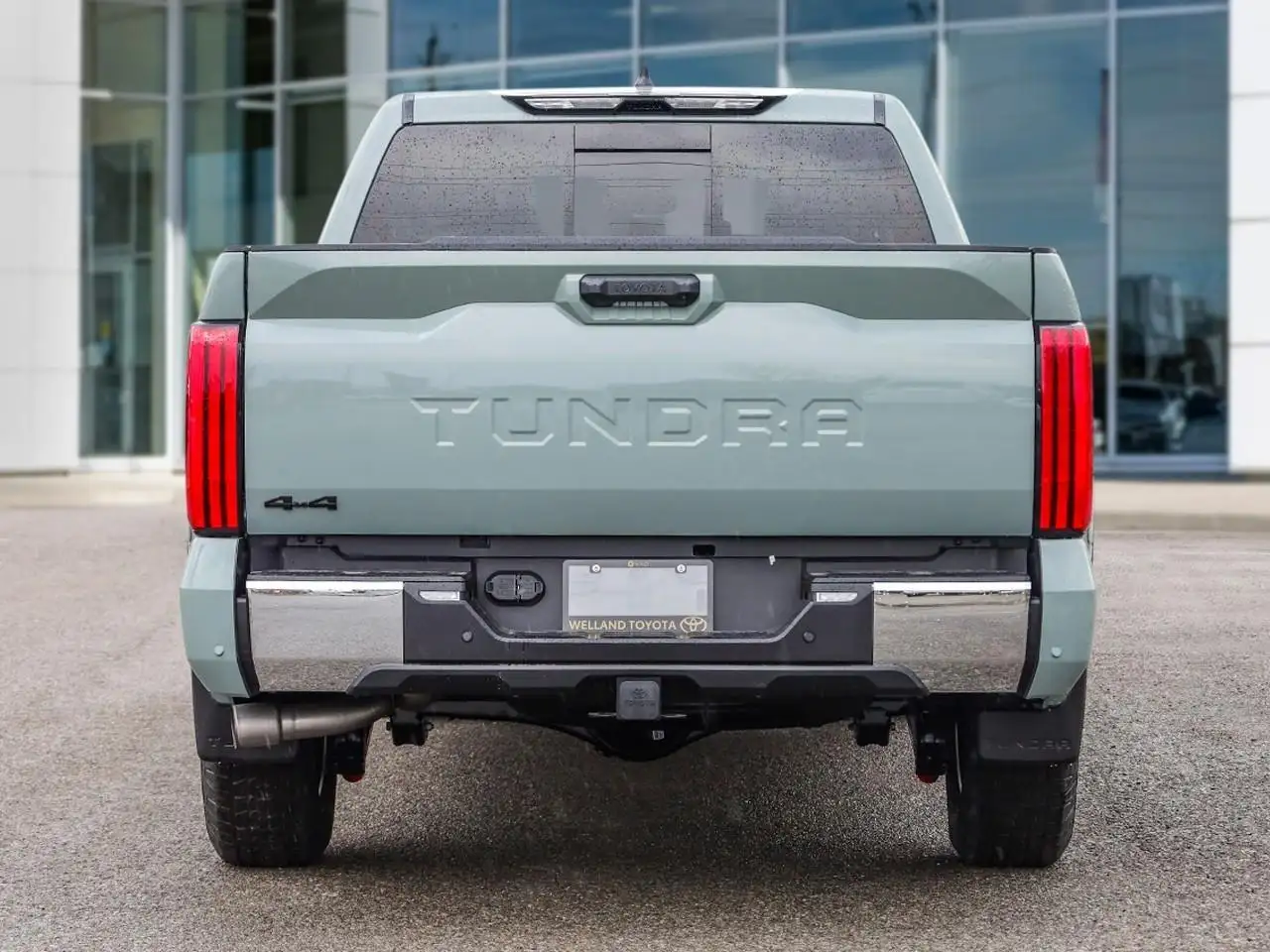 Toyota Tundra снимка Toyota Tundra