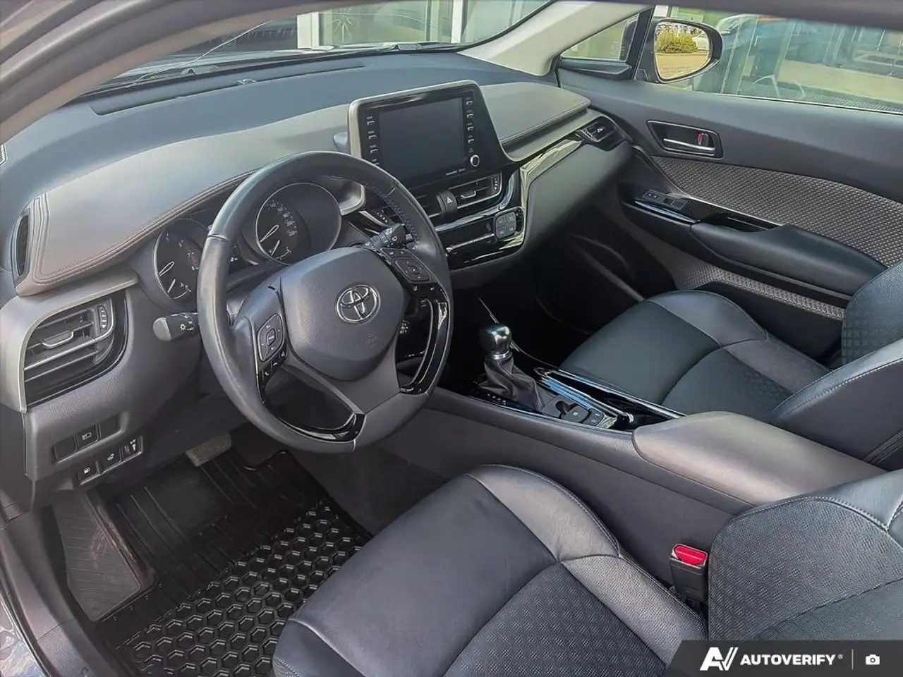 Toyota C-HR photo Toyota C-HR