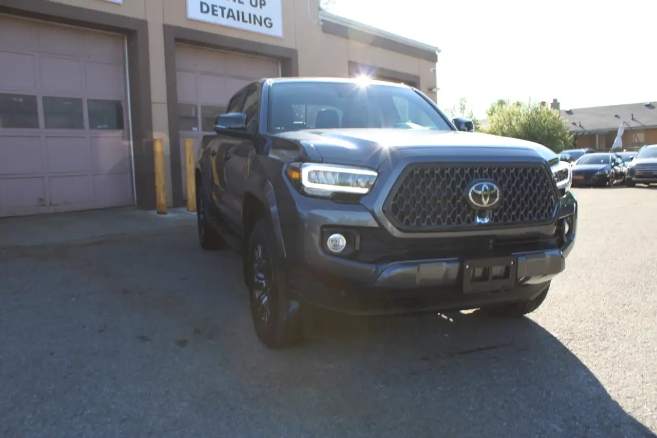 Toyota Tacoma снимка Toyota Tacoma