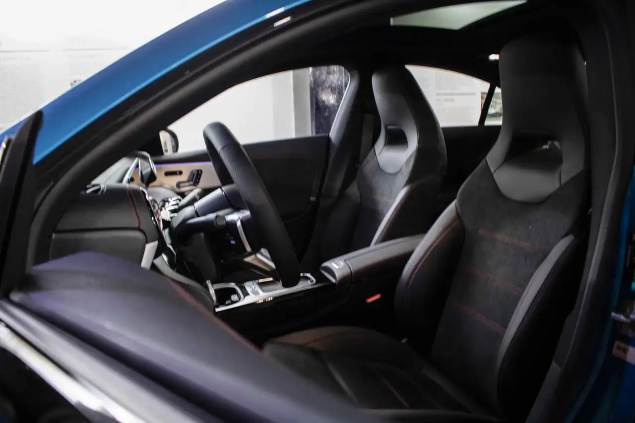 Mercedes-Benz CLA снимка Mercedes-Benz CLA