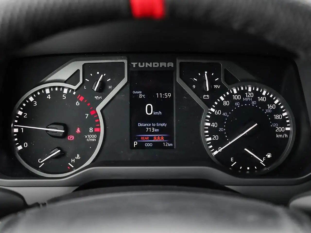 Toyota Tundra снимка Toyota Tundra