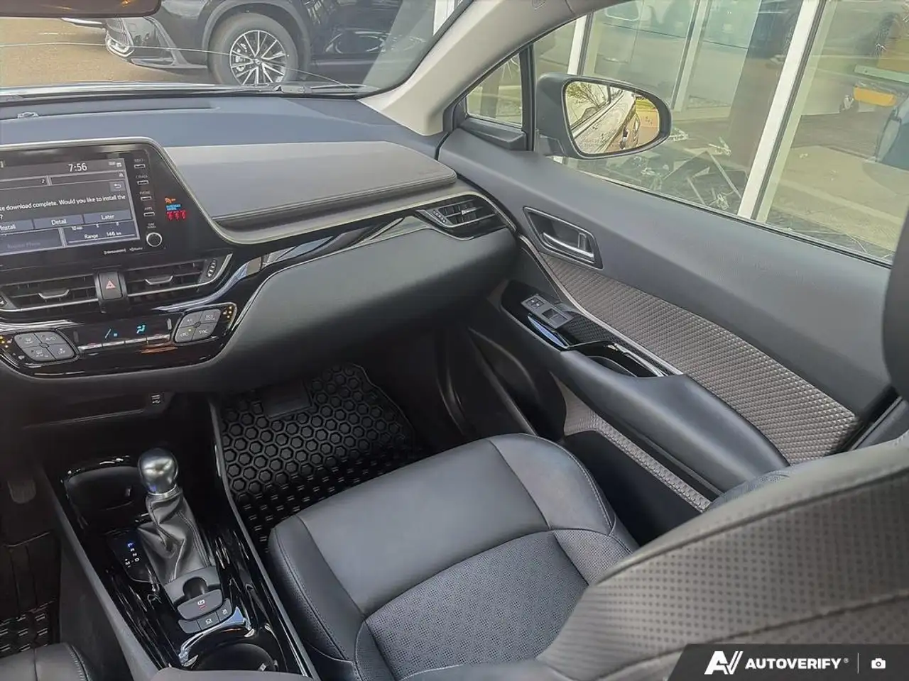 Toyota C-HR photo Toyota C-HR