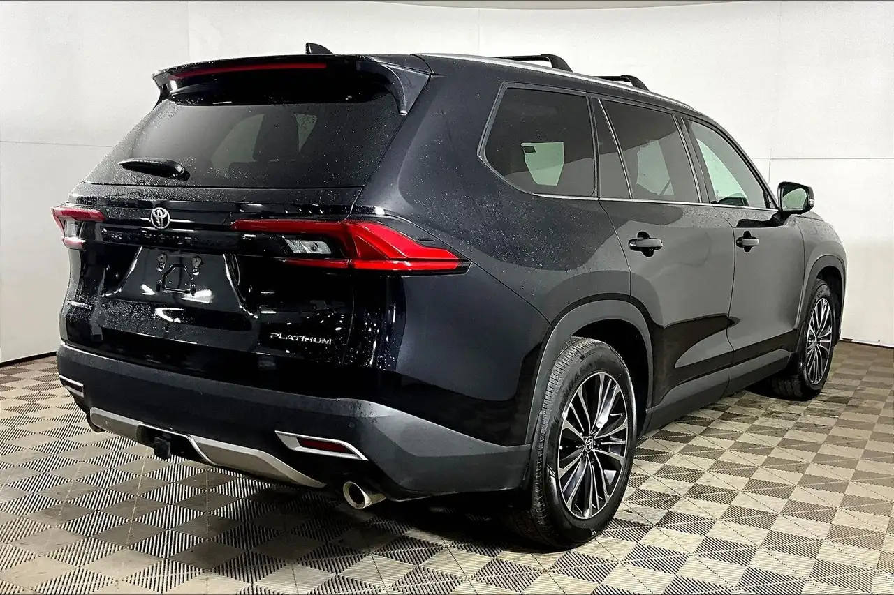 Toyota Grand Highlander fotografie Toyota Grand Highlander