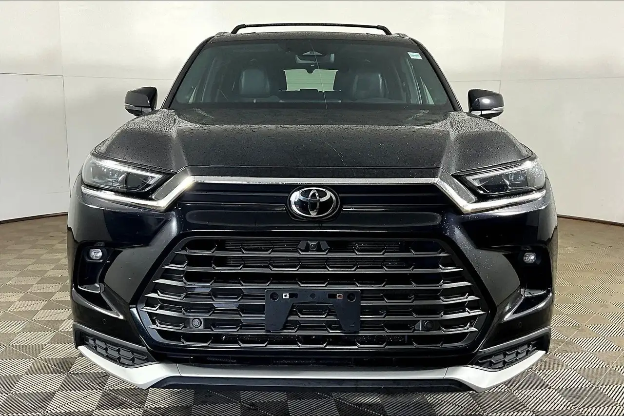 Toyota Grand Highlander fotografie Toyota Grand Highlander