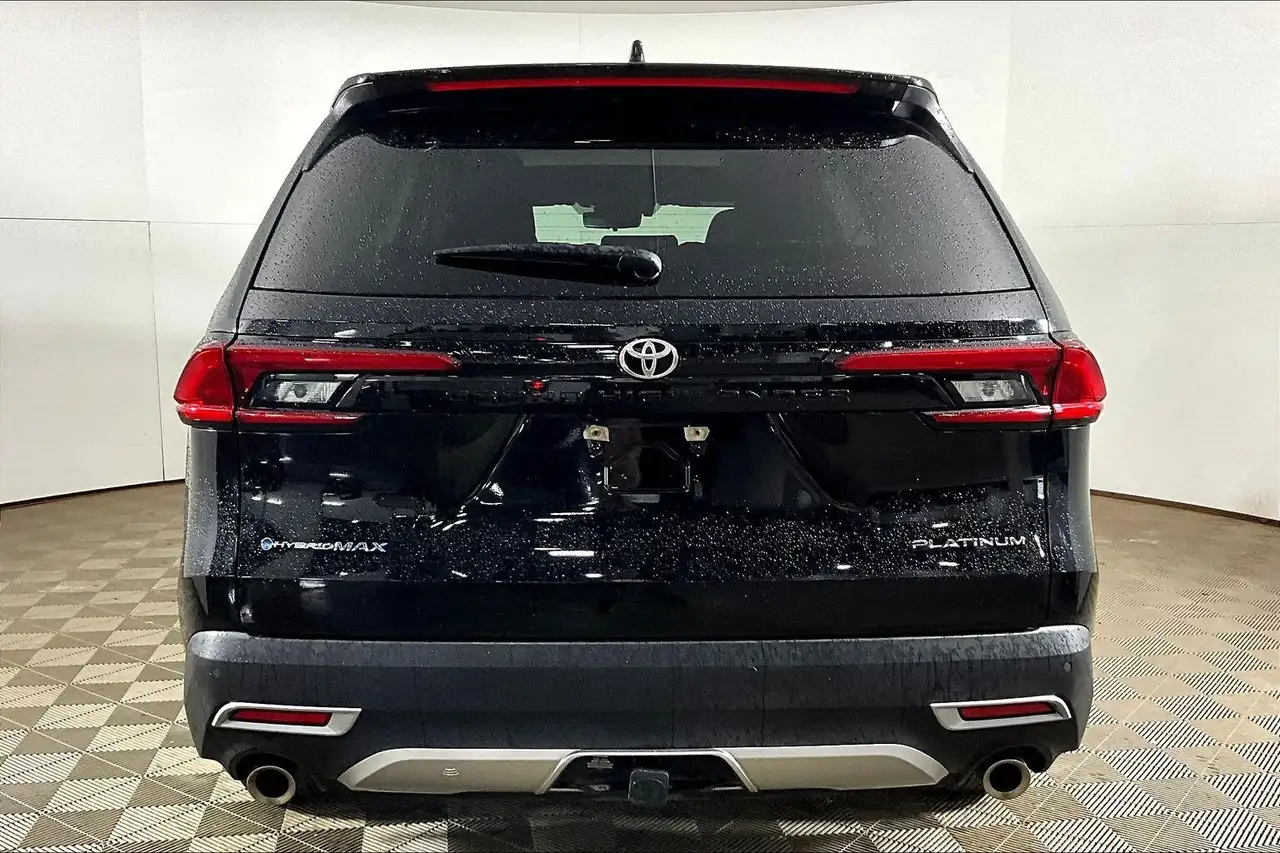 Toyota Grand Highlander fotografie Toyota Grand Highlander