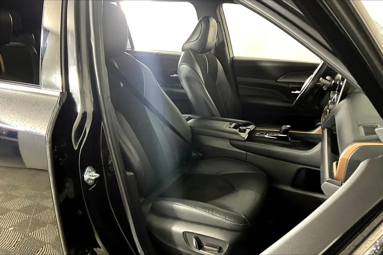 Toyota Grand Highlander fotografie Toyota Grand Highlander