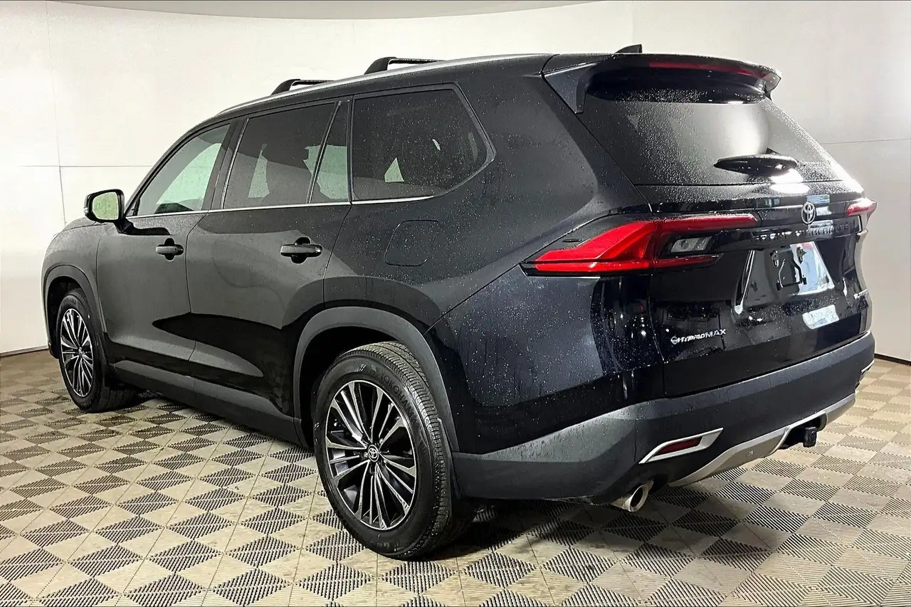 Toyota Grand Highlander fotografie Toyota Grand Highlander