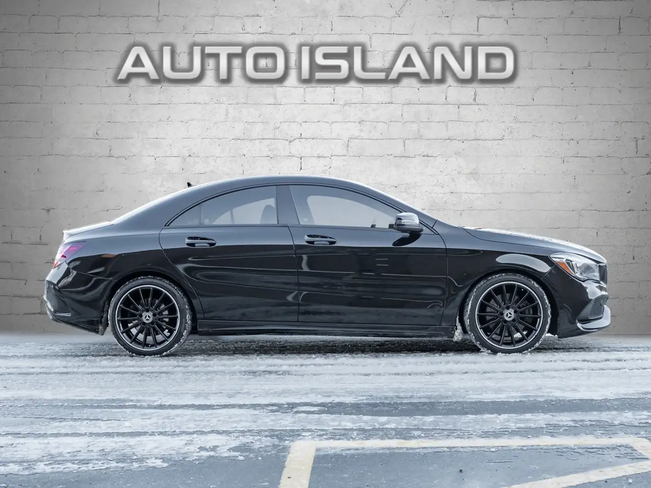 Mercedes-Benz CLA снимка Mercedes-Benz CLA