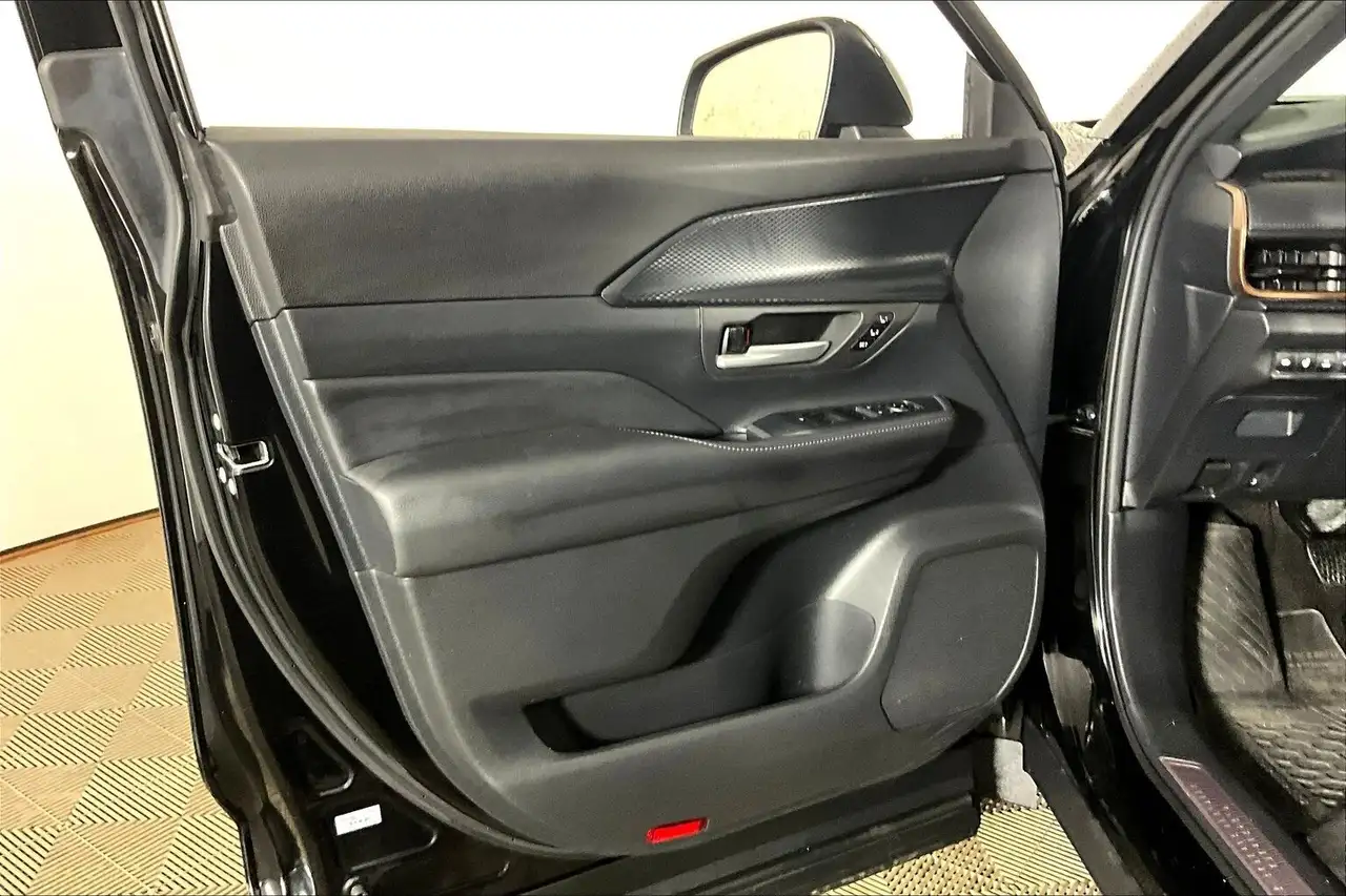 Toyota Grand Highlander fotografie Toyota Grand Highlander