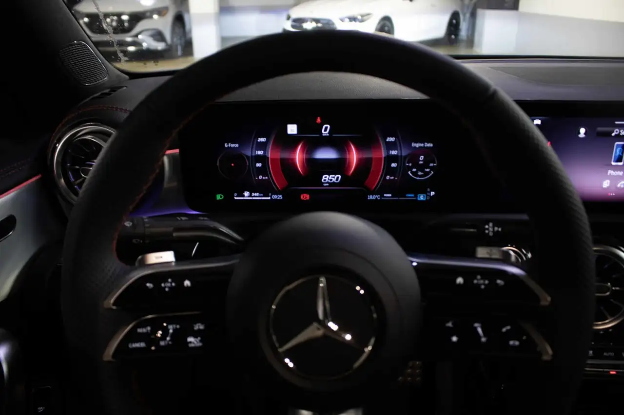 Mercedes-Benz CLA снимка Mercedes-Benz CLA