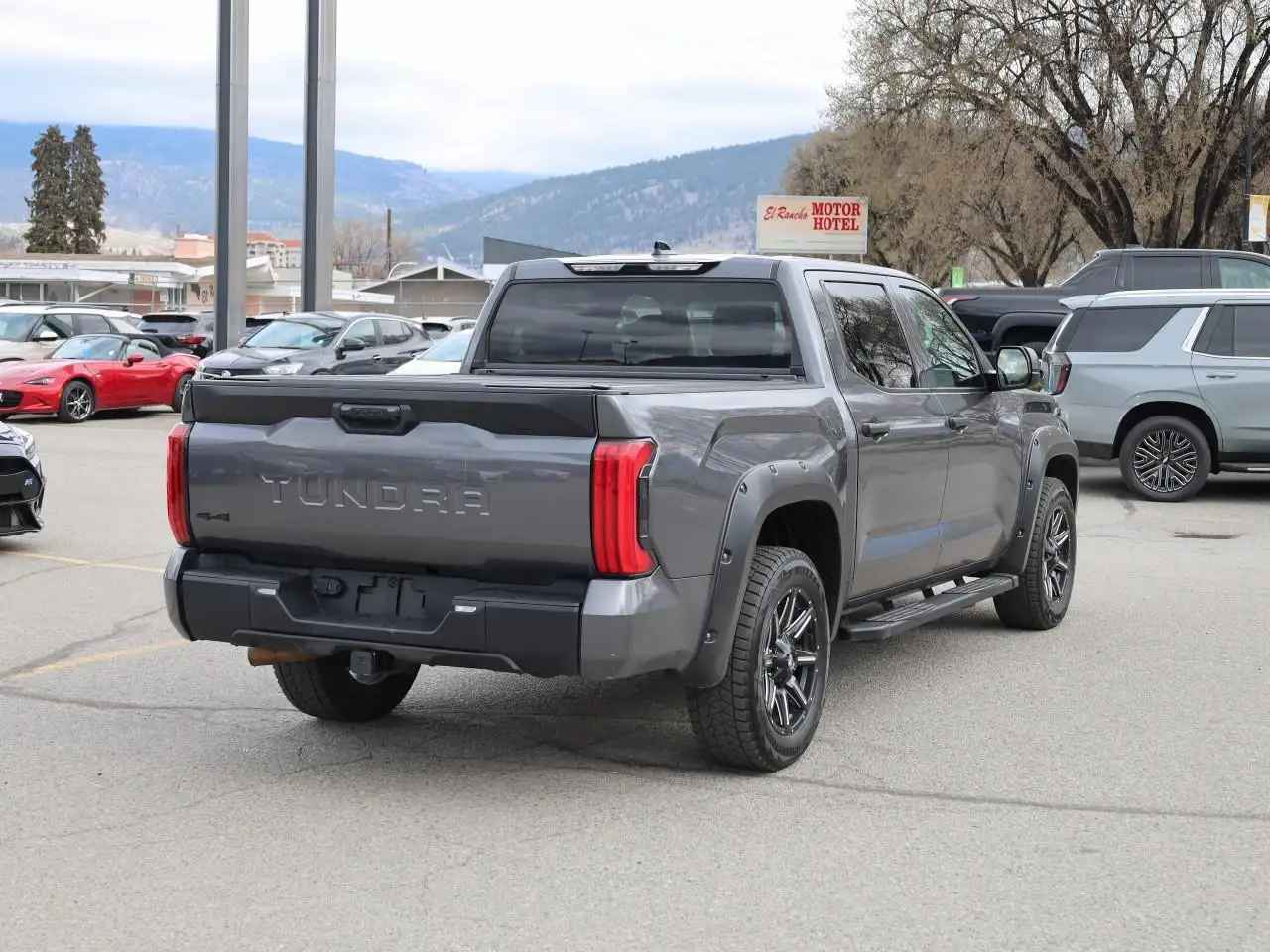 Toyota Tundra снимка Toyota Tundra