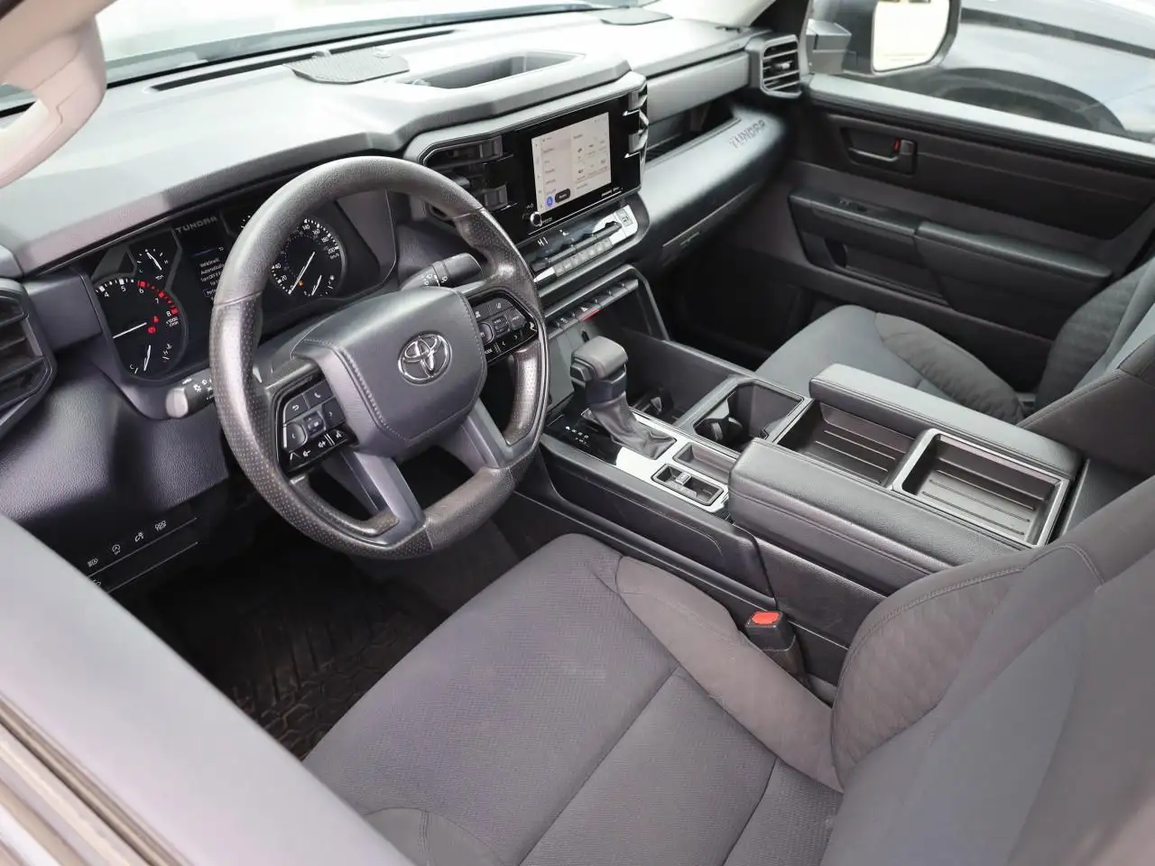 Toyota Tundra снимка Toyota Tundra