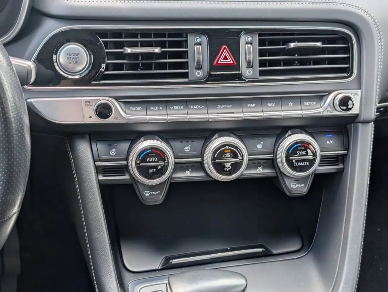 Genesis G70 снимка Genesis G70