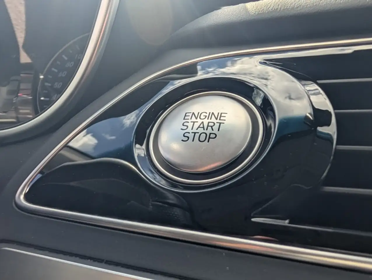 Genesis G70 снимка Genesis G70