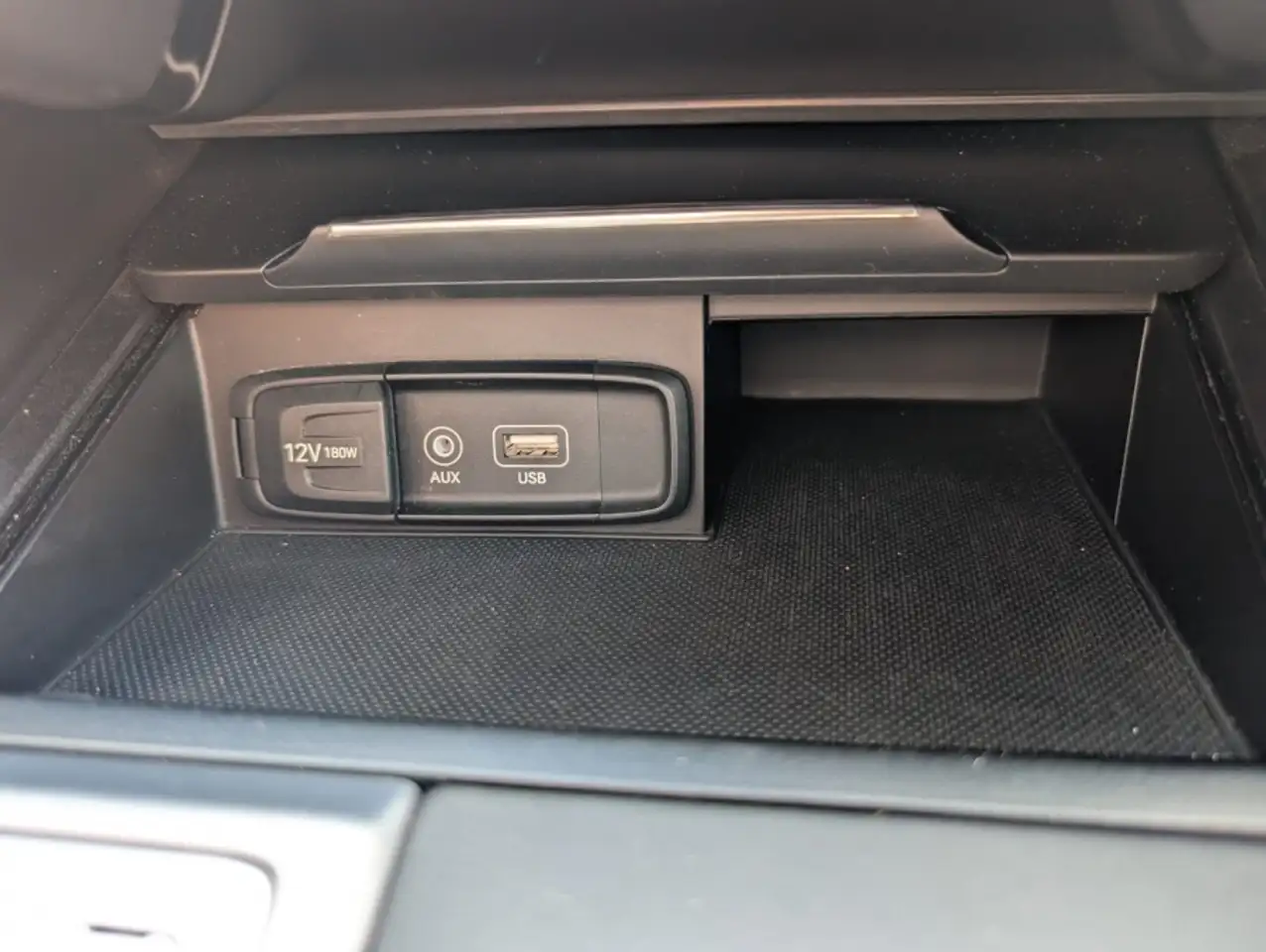 Genesis G70 снимка Genesis G70