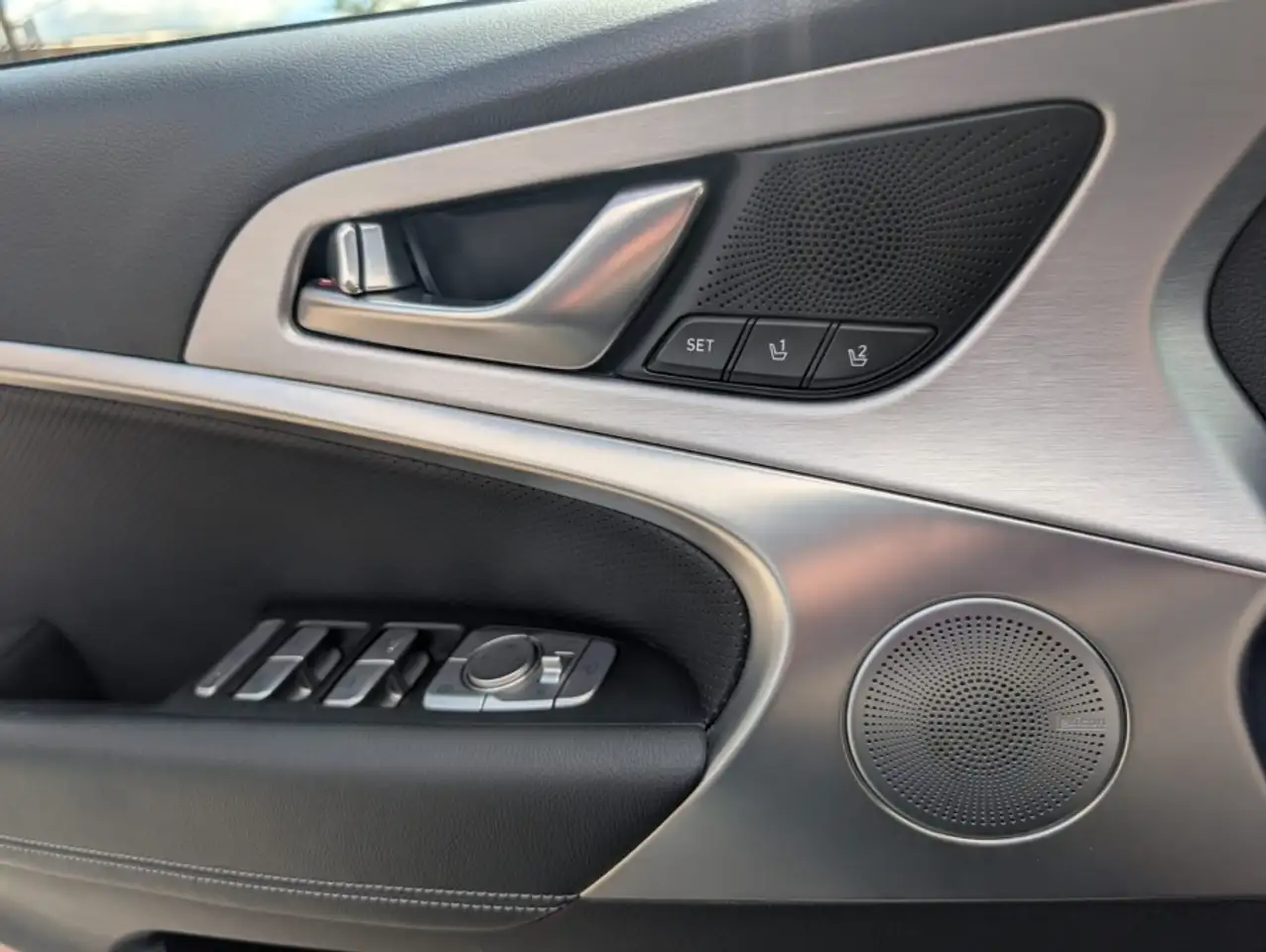 Genesis G70 снимка Genesis G70