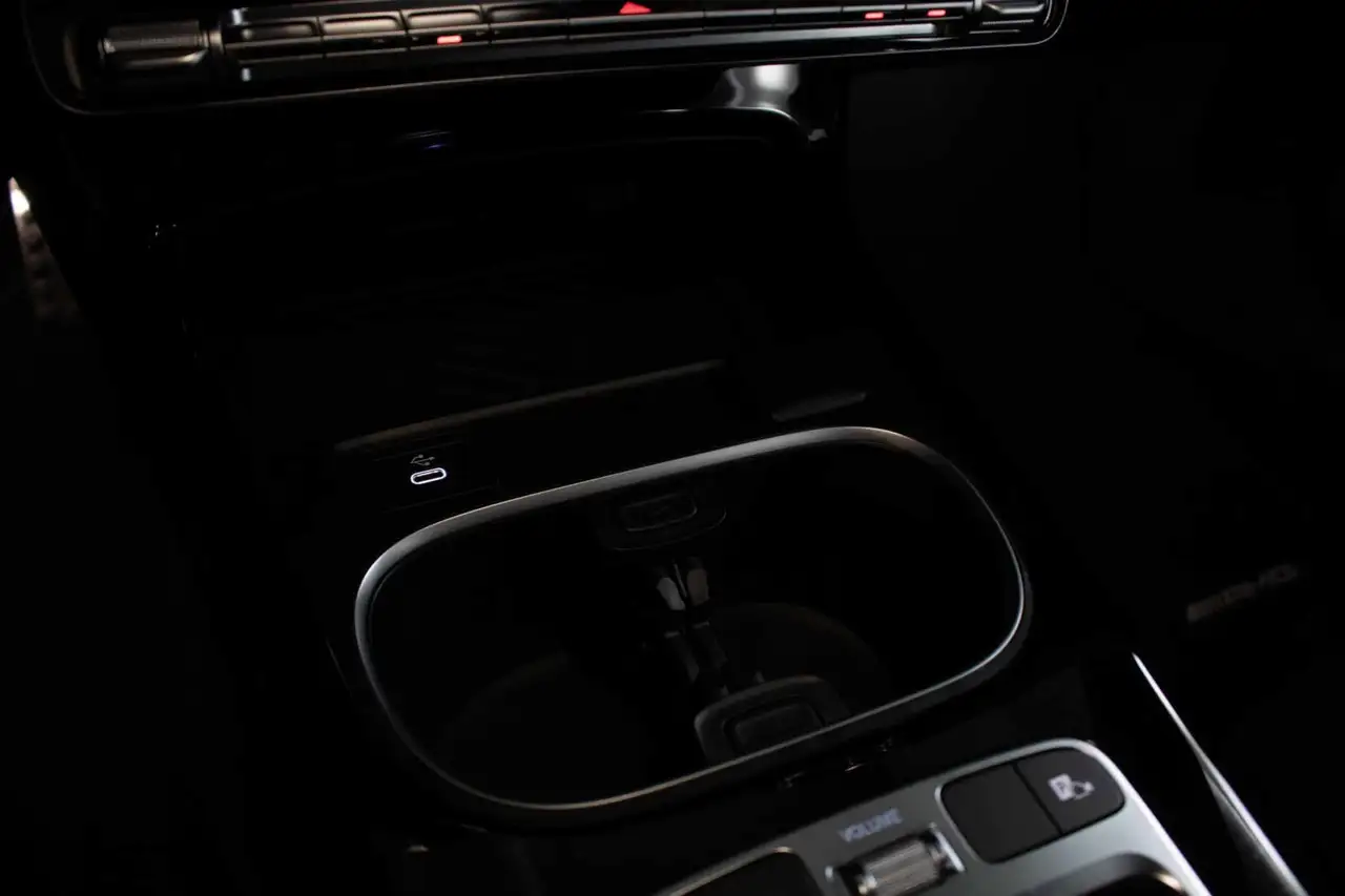 Mercedes-Benz CLA снимка Mercedes-Benz CLA