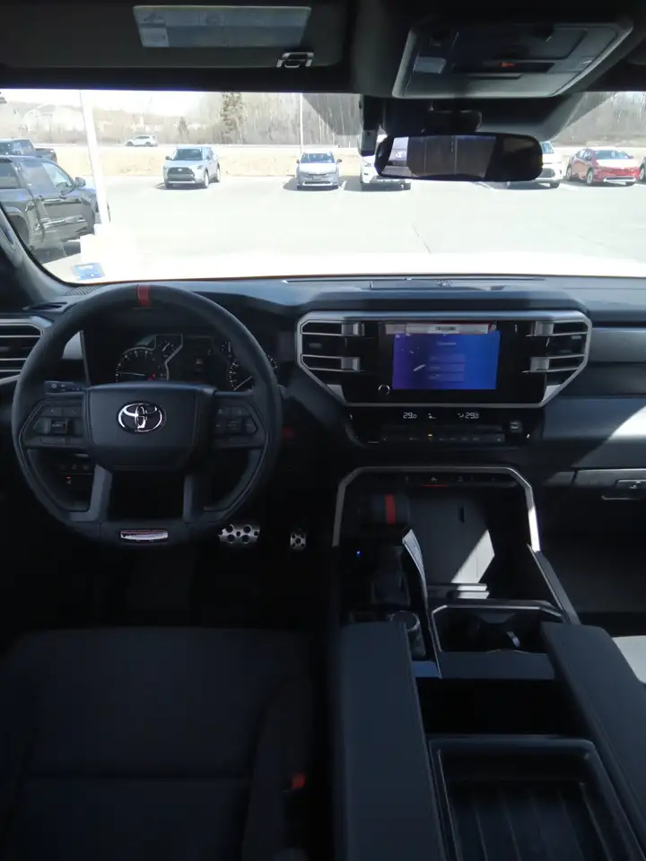 Toyota Tundra снимка Toyota Tundra