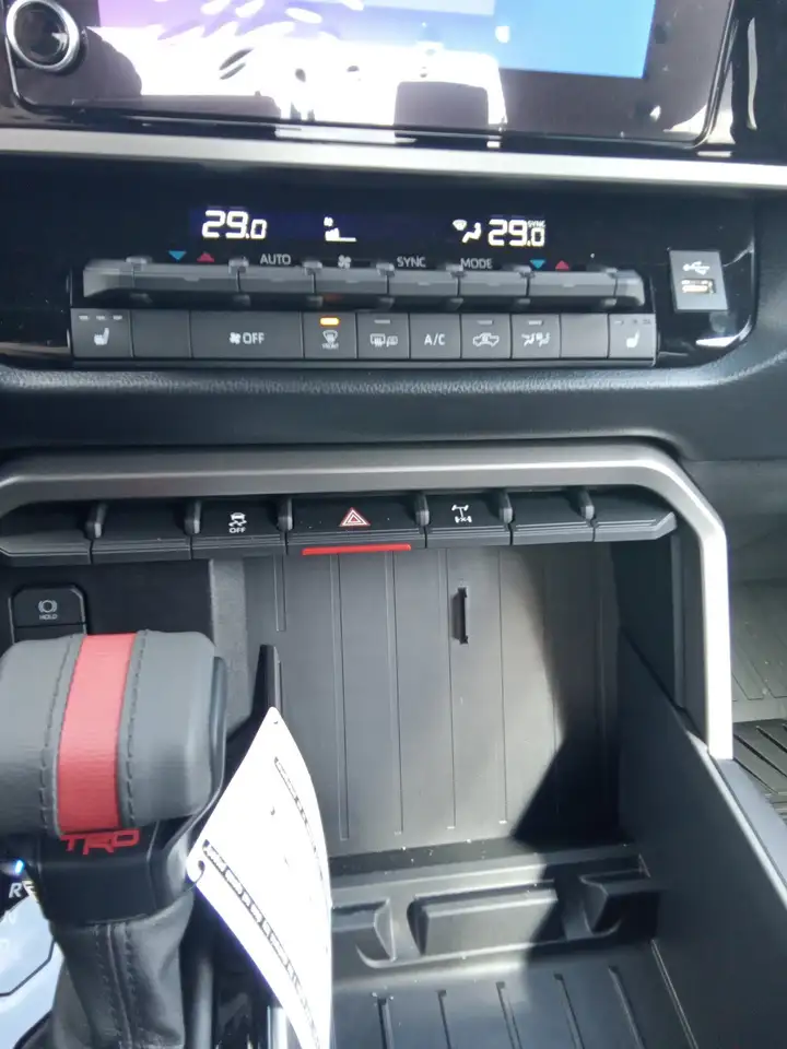 Toyota Tundra снимка Toyota Tundra