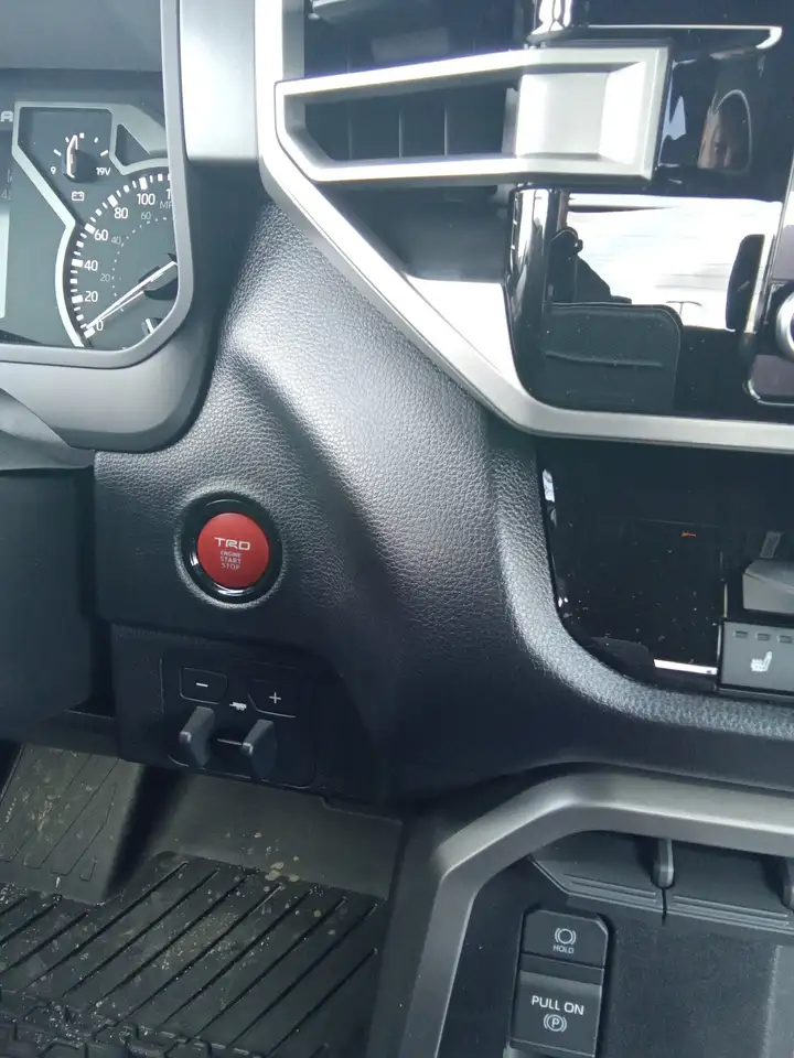 Toyota Tundra снимка Toyota Tundra