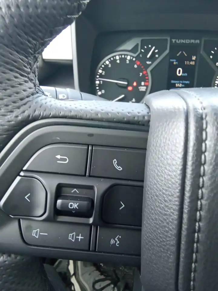 Toyota Tundra снимка Toyota Tundra