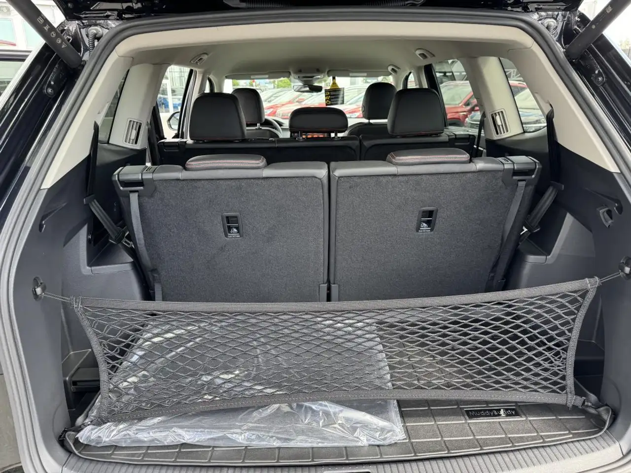 Volkswagen Atlas снимка Volkswagen Atlas