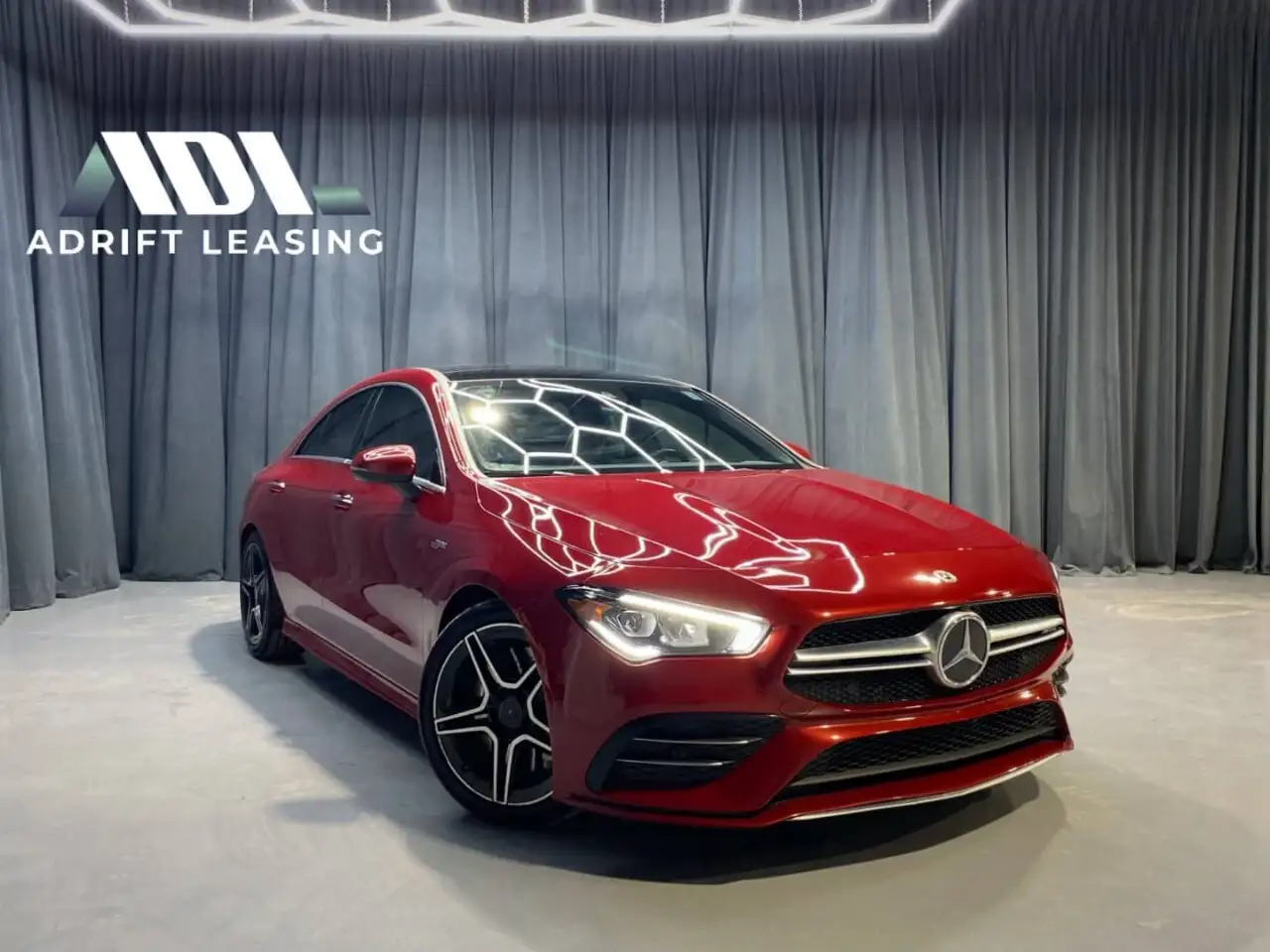 Mercedes-Benz CLA снимка Mercedes-Benz CLA