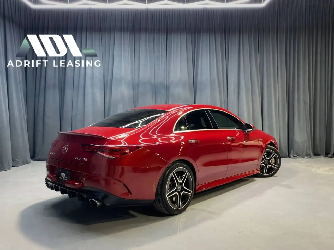 Mercedes-Benz CLA снимка Mercedes-Benz CLA