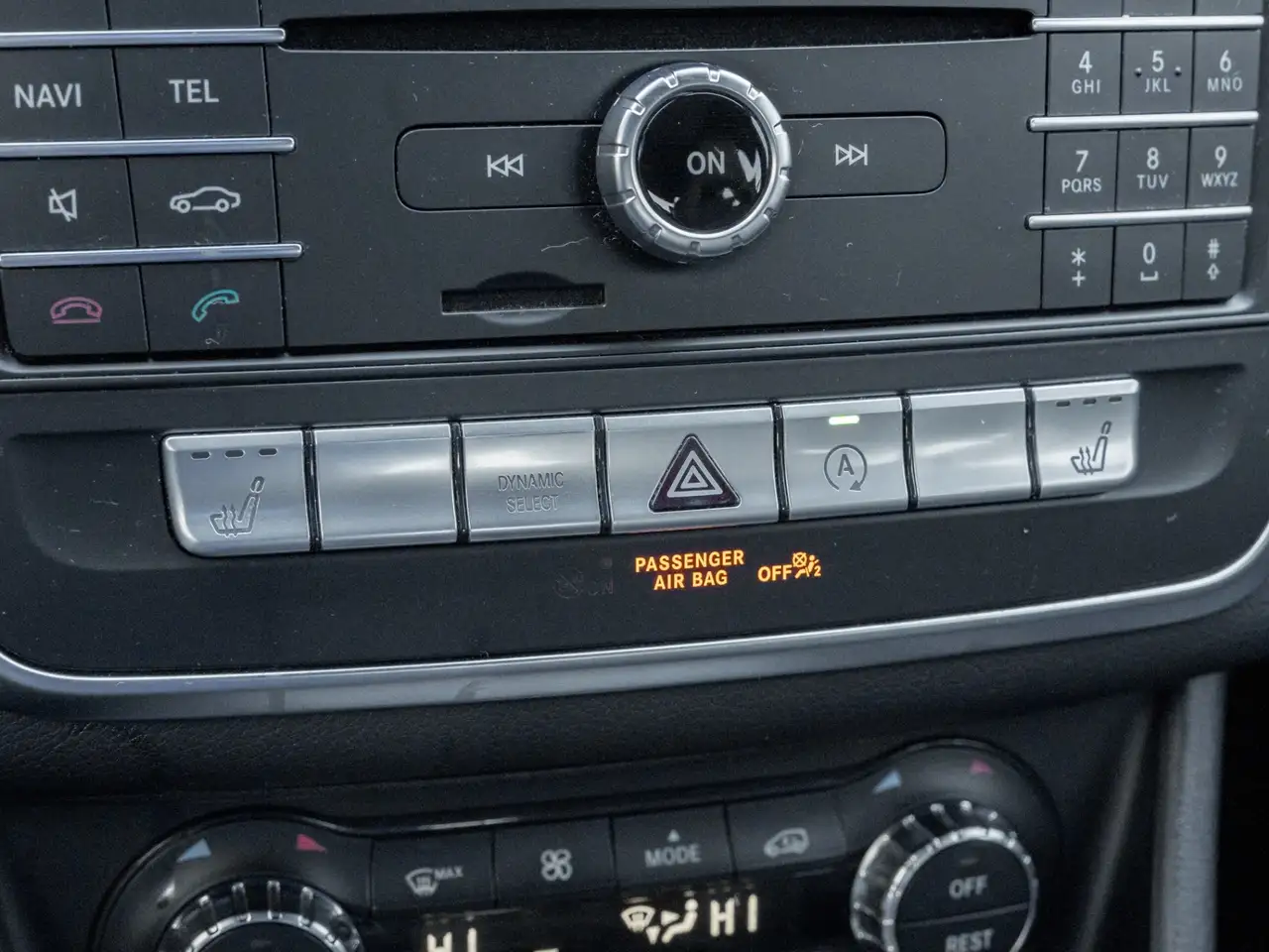 Mercedes-Benz CLA снимка Mercedes-Benz CLA