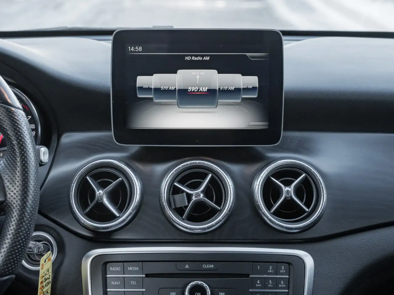 Mercedes-Benz CLA снимка Mercedes-Benz CLA