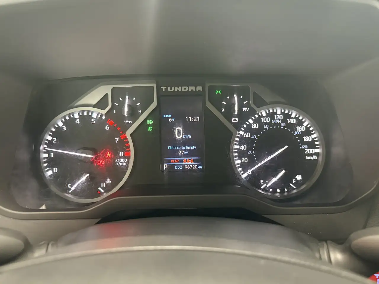 Toyota Tundra снимка Toyota Tundra
