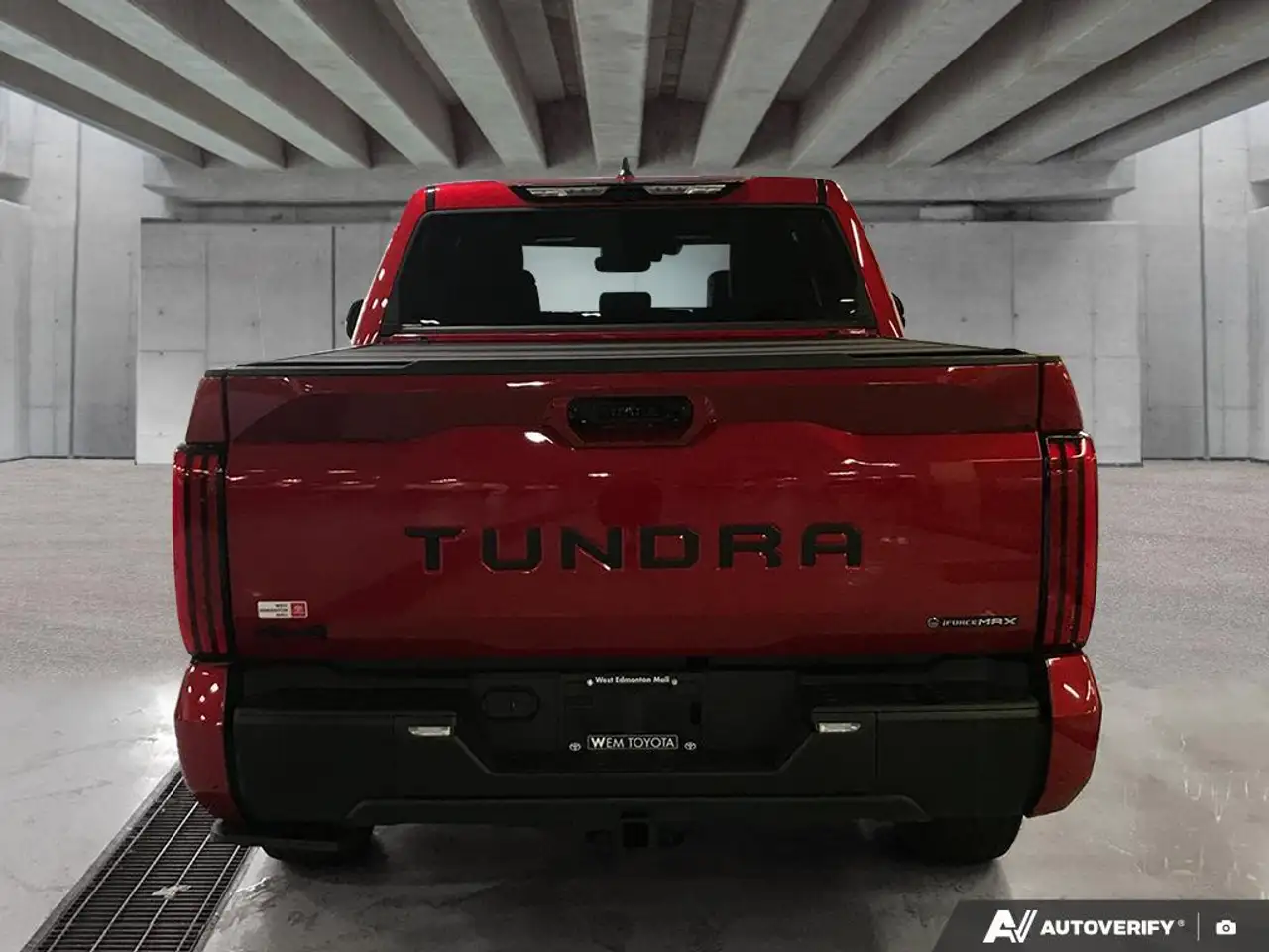 Toyota Tundra снимка Toyota Tundra