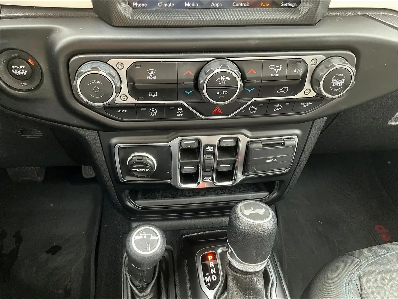 Jeep Wrangler снимка Jeep Wrangler