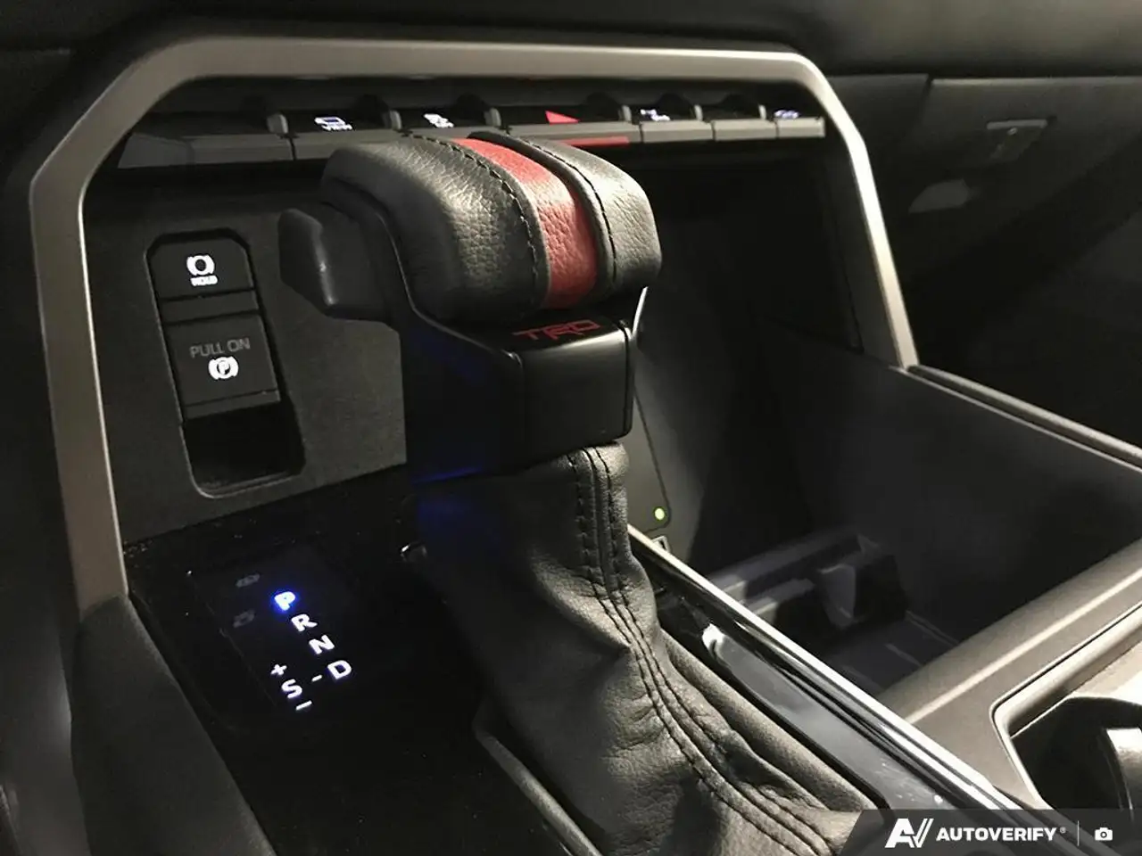 Toyota Tundra снимка Toyota Tundra