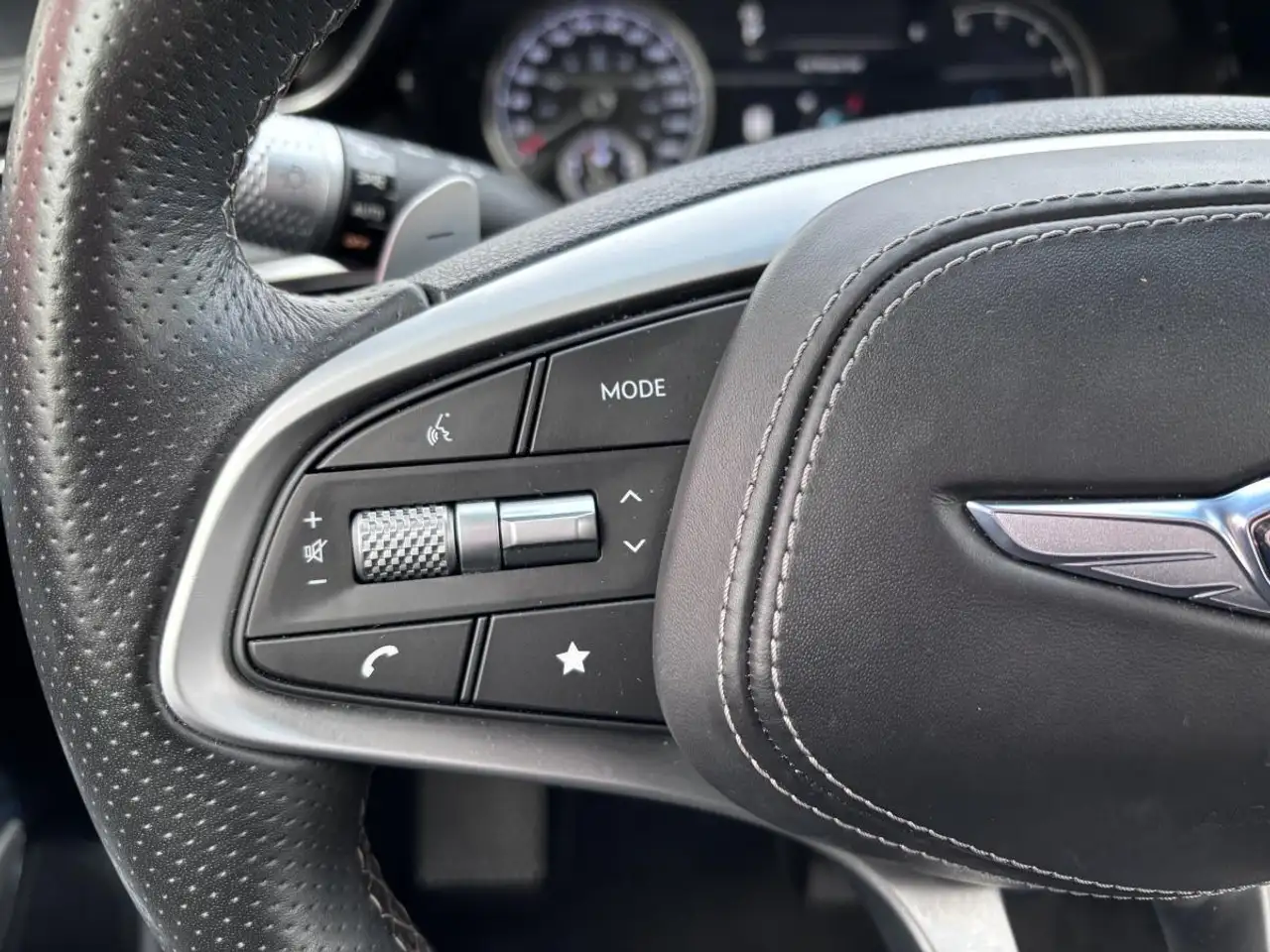 Genesis GV70 photo Genesis GV70