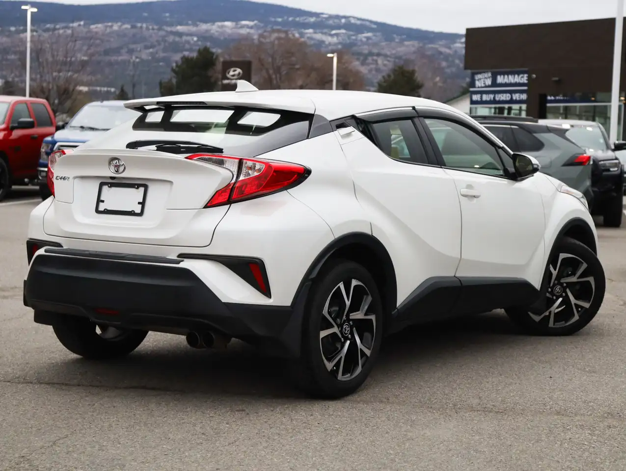 Toyota C-HR снимка Toyota C-HR