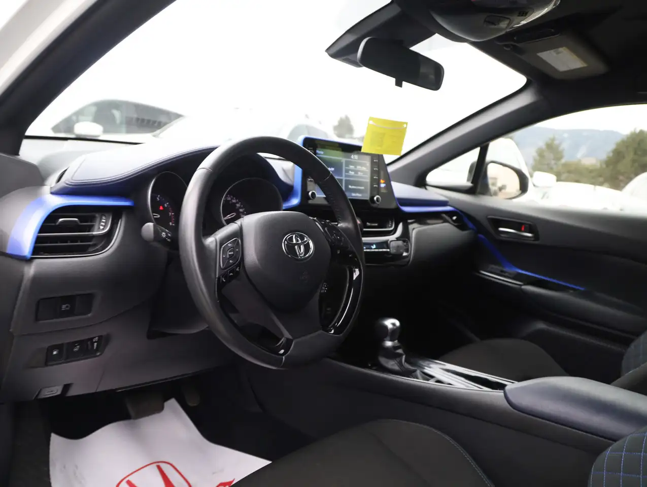 Toyota C-HR снимка Toyota C-HR