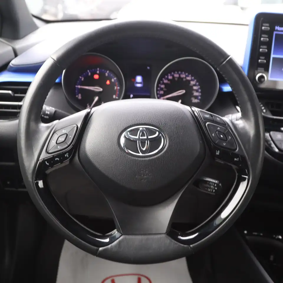 Toyota C-HR снимка Toyota C-HR
