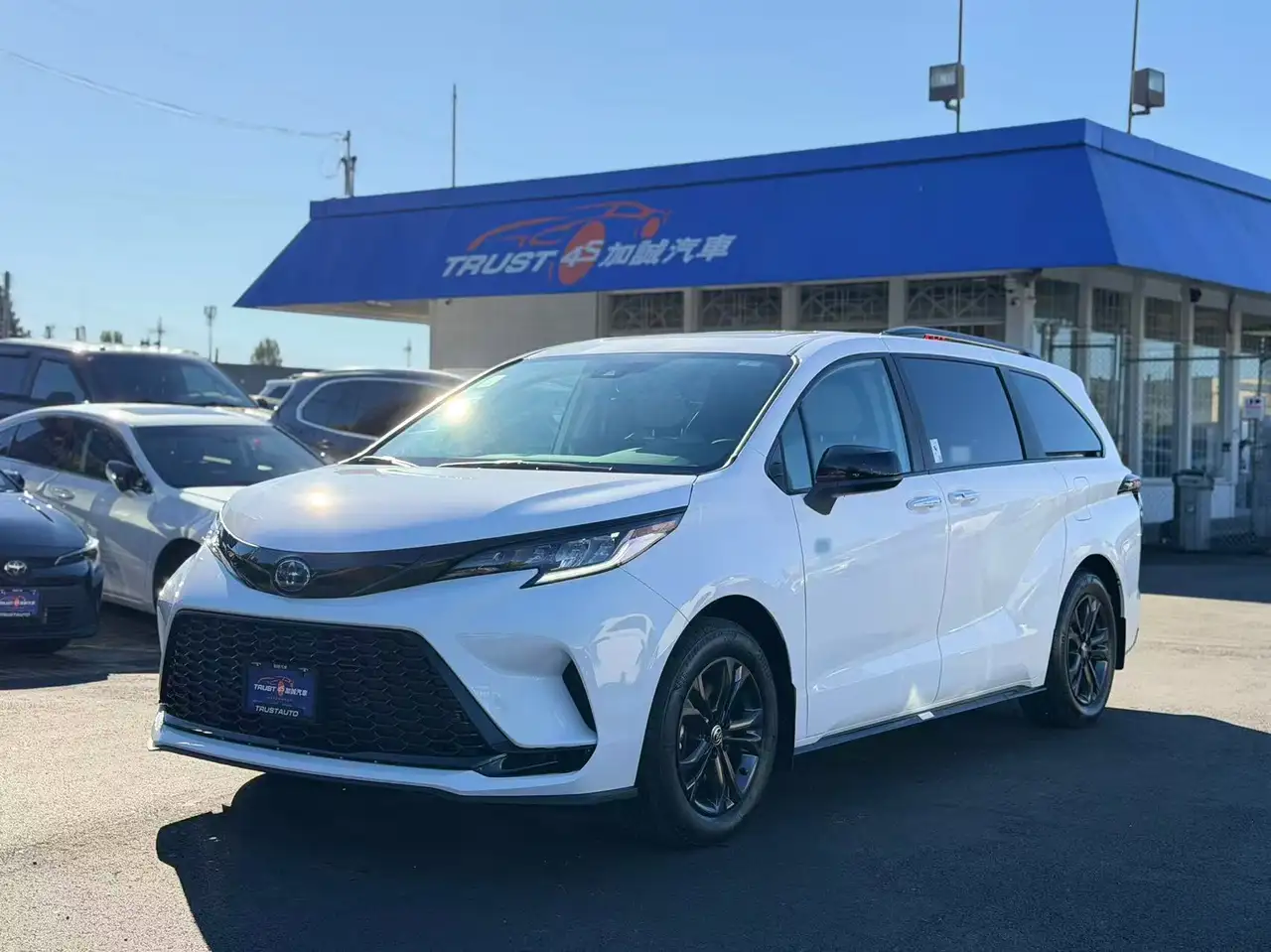 Toyota Sienna снимка Toyota Sienna