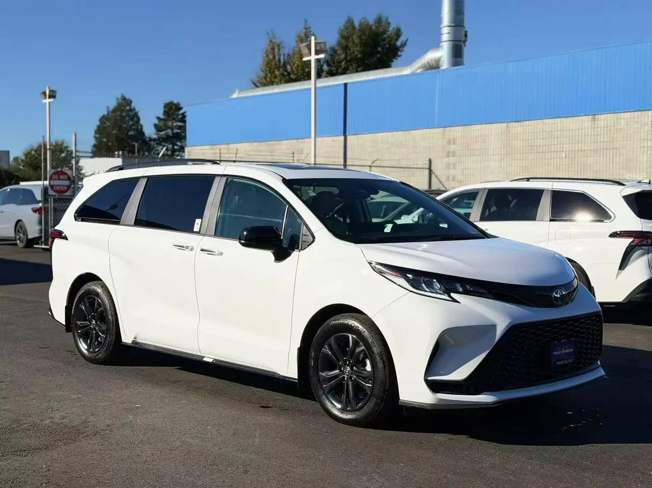 Toyota Sienna снимка Toyota Sienna
