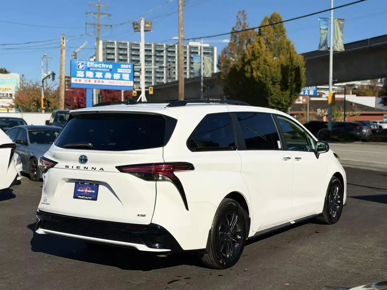 Toyota Sienna снимка Toyota Sienna